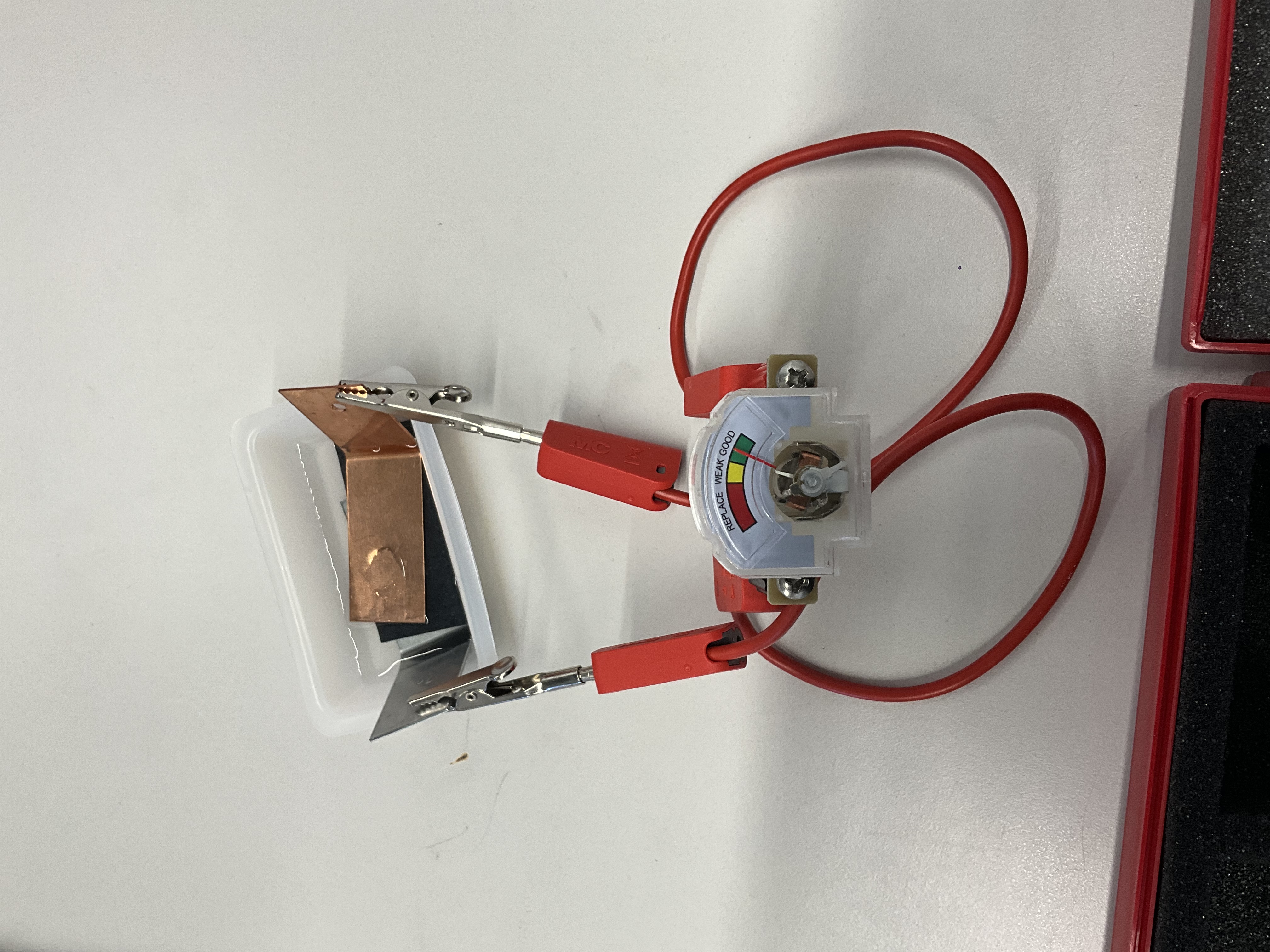 Aufbau: galvanisches Element in der Wanne